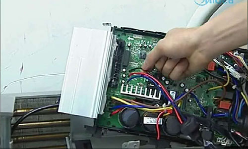 武宣美的空调电话是多少