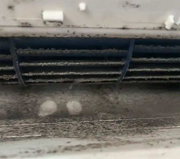 武宣空调吹的风有股烧焦味是怎么回事